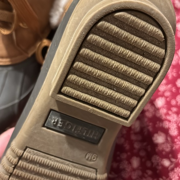 EUC Tommy Hilfiger snow sleet boots size 9 women’s man made faux fur upper - Picture 8 of 14